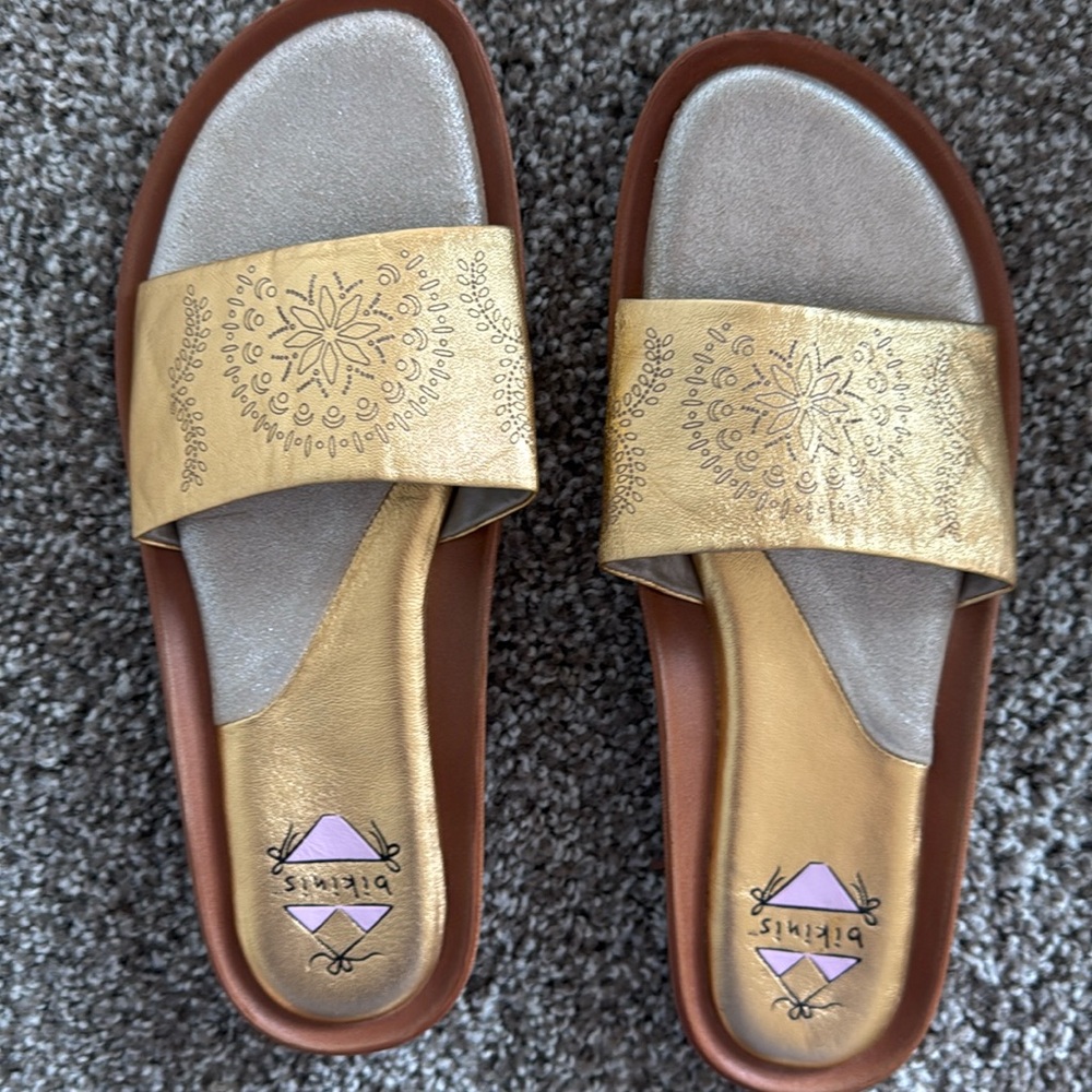 DEXTER. Bikini sandals